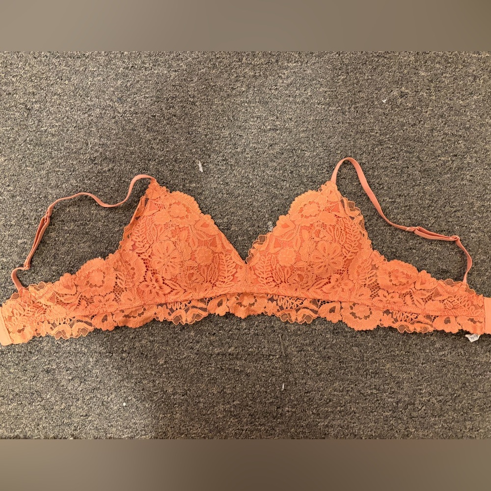 Aerie wireless bra. So comfy!